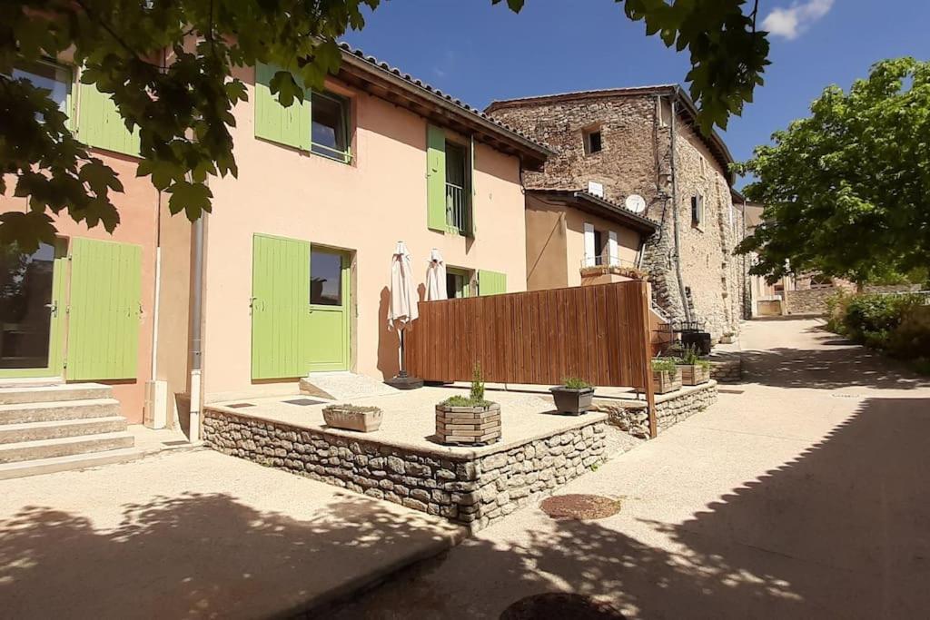 Gite Confortable Village Medieval Sainte-Jalle Baronnies Provencales מראה חיצוני תמונה